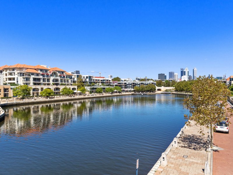 Photo - 18/1 Henry Lawson Walk, East Perth WA 6004 - Image 22