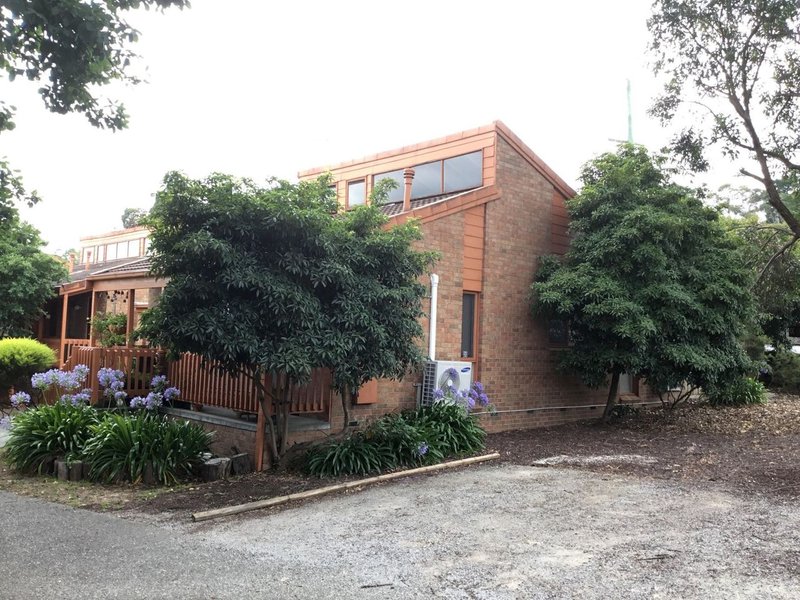 Photo - 1/81 Hewish Rd , Croydon VIC 3136 - Image 2