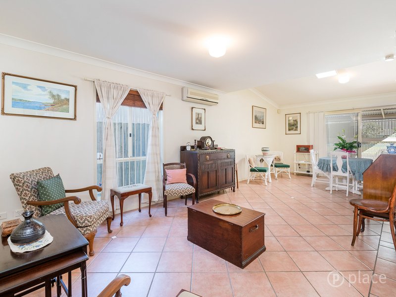 Photo - 181 Honour Avenue, Chelmer QLD 4068 - Image 3