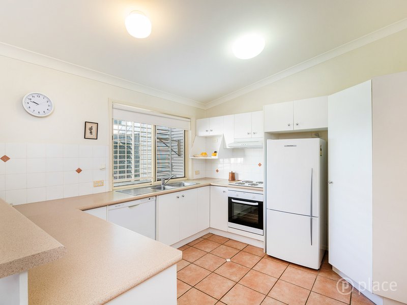 Photo - 181 Honour Avenue, Chelmer QLD 4068 - Image 5