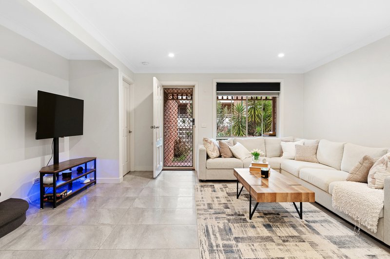 Photo - 18/1 Macmahon Place, Menai NSW 2234 - Image 3