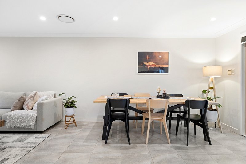 Photo - 18/1 Macmahon Place, Menai NSW 2234 - Image 6
