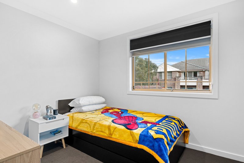 Photo - 18/1 Macmahon Place, Menai NSW 2234 - Image 11