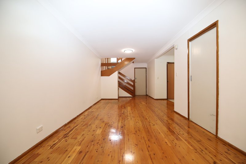 Photo - 18/1 Manning Street, Warwick Farm NSW 2170 - Image 1