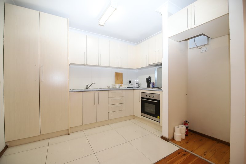 Photo - 18/1 Manning Street, Warwick Farm NSW 2170 - Image 3