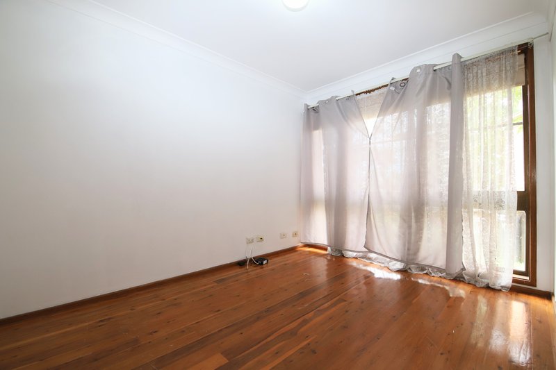 Photo - 18/1 Manning Street, Warwick Farm NSW 2170 - Image 4