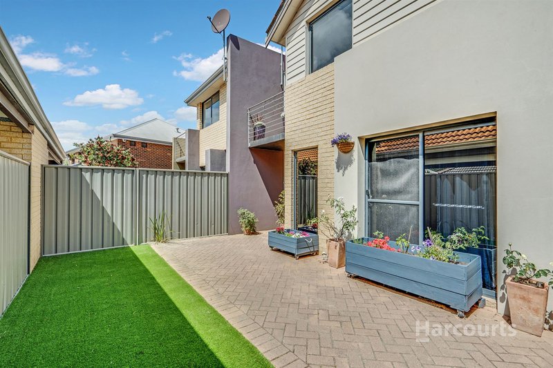 Photo - 18/1 Mariners Cove Drive, Dudley Park WA 6210 - Image 3