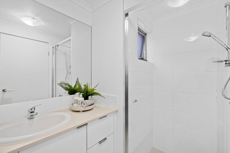 Photo - 1/81 Mildmay Street, Fairfield QLD 4103 - Image 13