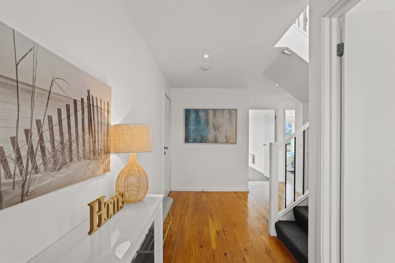 Photo - 18/1 Nepean Highway, Seaford VIC 3198 - Image 2