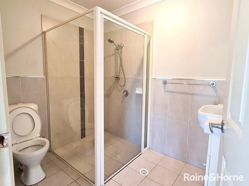 Photo - 1/81 Parliament Road, Macquarie Fields NSW 2564 - Image 6