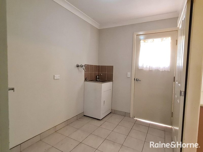 Photo - 1/81 Parliament Road, Macquarie Fields NSW 2564 - Image 8