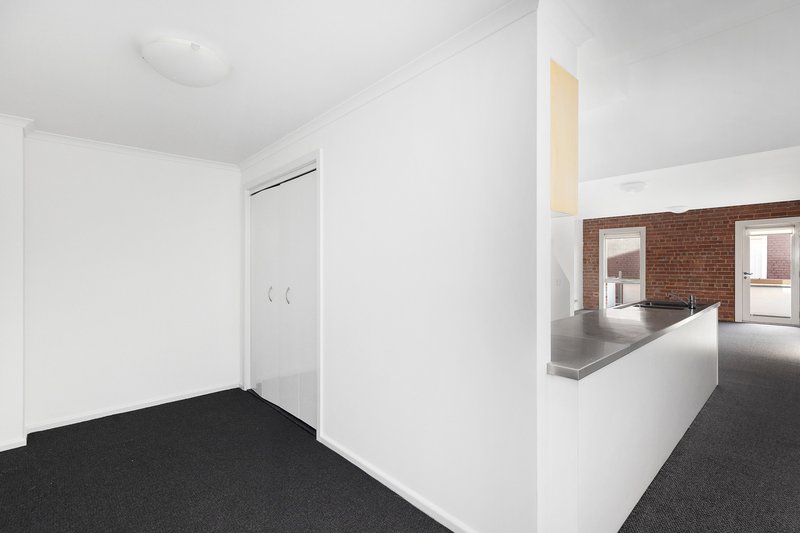 Photo - 18/1 Pottery Court, Brunswick VIC 3056 - Image 3