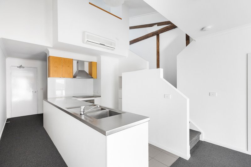 Photo - 18/1 Pottery Court, Brunswick VIC 3056 - Image 6