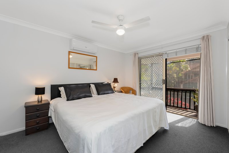 Photo - 18/1 Township Drive, Burleigh Heads QLD 4220 - Image 5