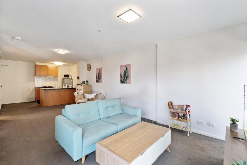 Photo - 1810/163 City Road, Southbank VIC 3006 - Image 2