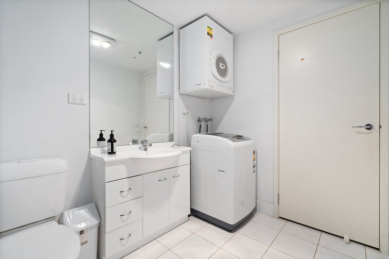 Photo - 1810/163 City Road, Southbank VIC 3006 - Image 7
