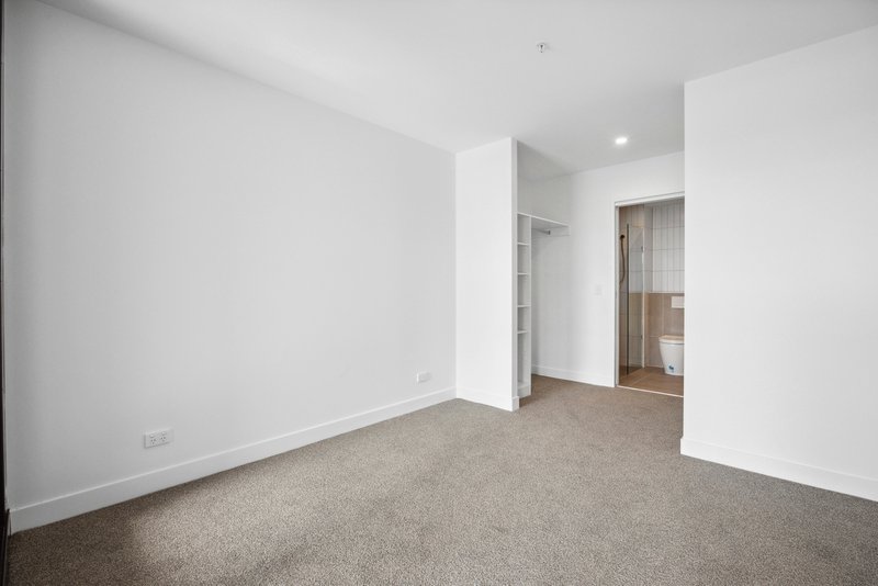 Photo - 1810/2 Furzer Street, Phillip ACT 2606 - Image 5