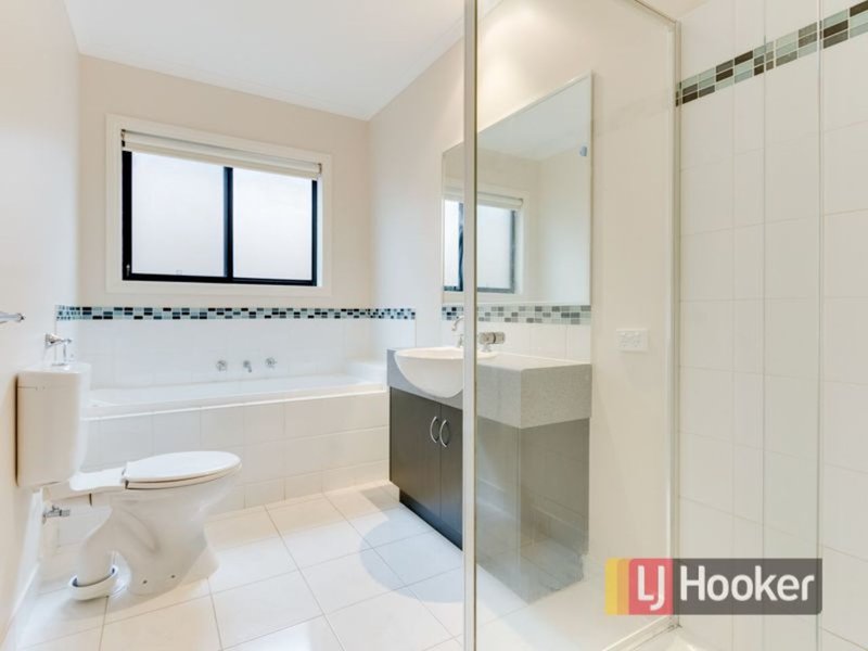 Photo - 18/103 Army Road, Pakenham VIC 3810 - Image 5