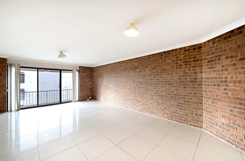 Photo - 18/103 Canberra Avenue, Griffith ACT 2603 - Image 4