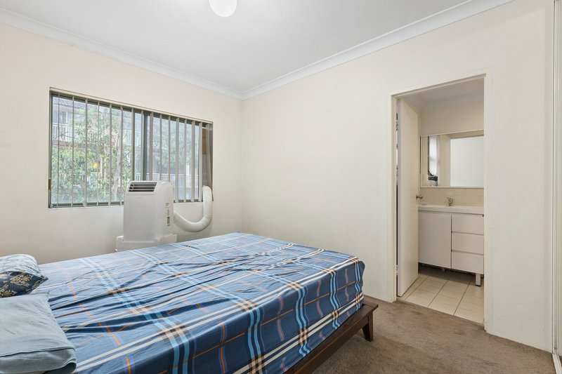 Photo - 18/11-13 Fourth Avenue, Blacktown NSW 2148 - Image 6