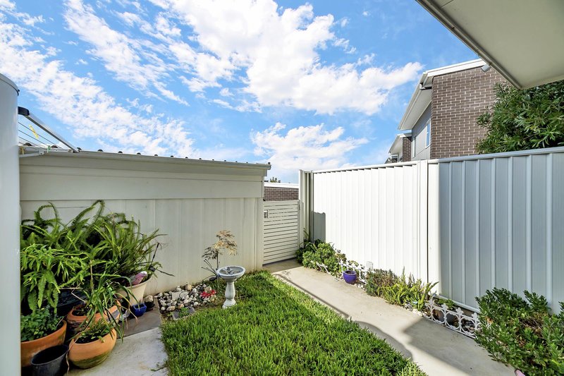 Photo - 18/11 Castan Street, Coombs ACT 2611 - Image 9