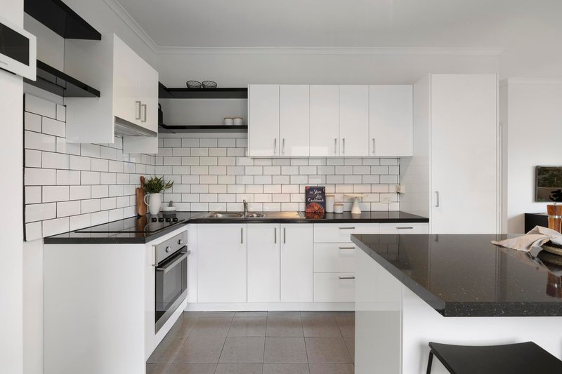 Photo - 18/119-125 Wellington Street, St Kilda VIC 3182 - Image 9