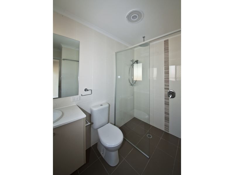 Photo - 18/12 Flinders Street, West Gladstone QLD 4680 - Image 5