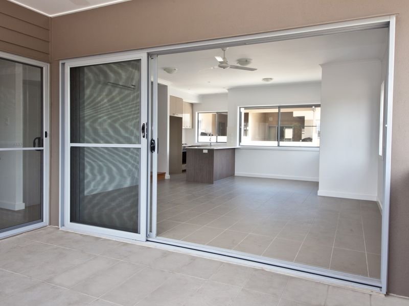 Photo - 18/12 Flinders Street, West Gladstone QLD 4680 - Image 9