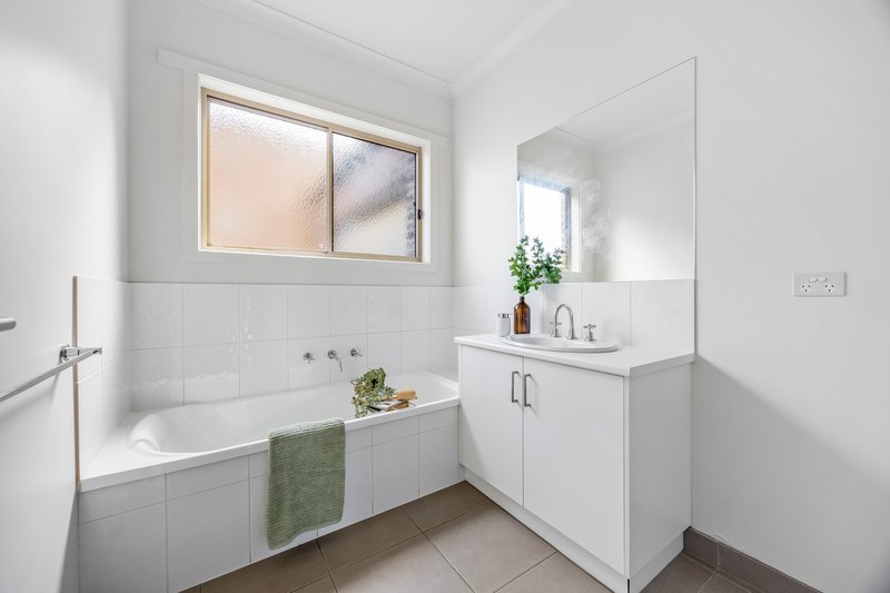 Photo - 1/812 Geelong Road, Canadian VIC 3350 - Image 16