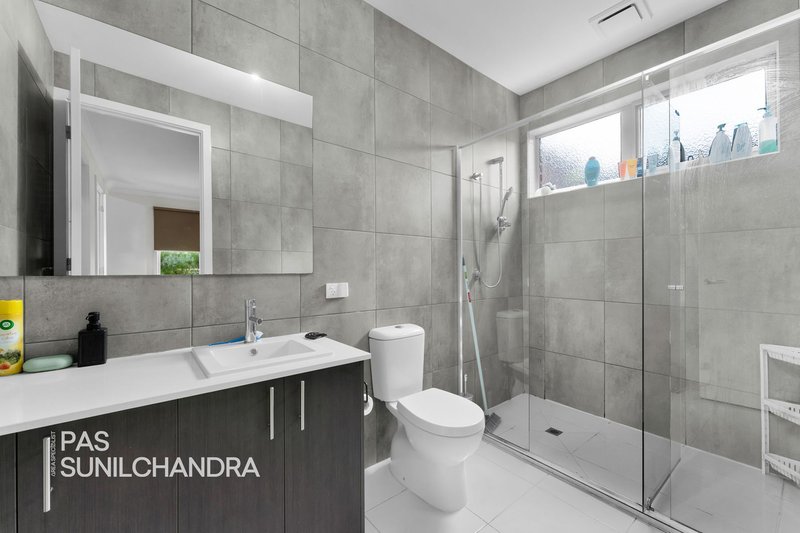 Photo - 1/812 High St Road, Glen Waverley VIC 3150 - Image 4