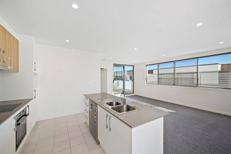 Photo - 18/120 John Gorton Drive, Coombs ACT 2611 - Image 3