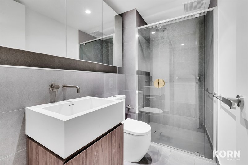 Photo - 1812/15 Austin Street, Adelaide SA 5000 - Image 4