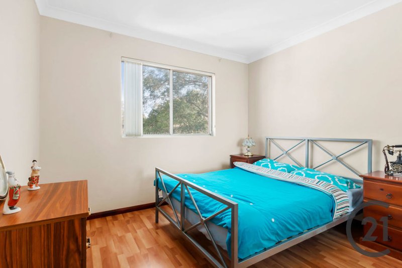 Photo - 18/13-15 Forbes Street, Warwick Farm NSW 2170 - Image 3