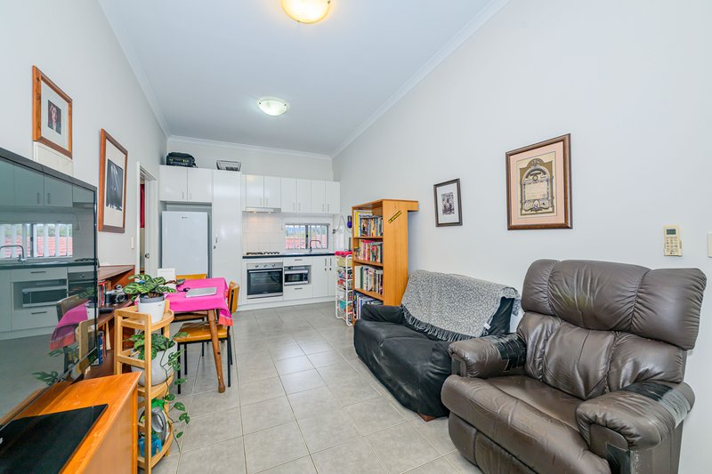 Photo - 18/13 Spring Avenue, Midland WA 6056 - Image 6