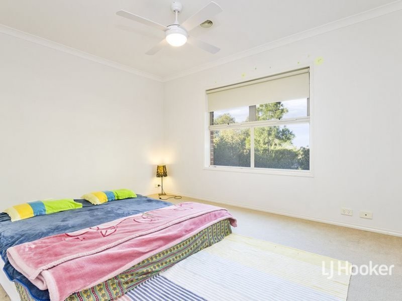 Photo - 18/14 Mickleton Grove, Point Cook VIC 3030 - Image 4