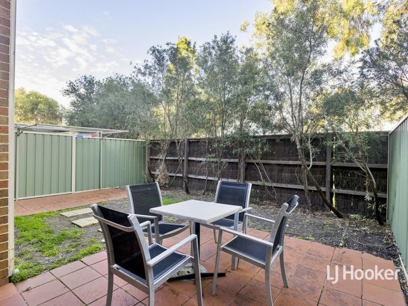 Photo - 18/14 Mickleton Grove, Point Cook VIC 3030 - Image 6