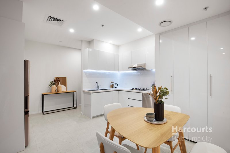 Photo - 1814/250 Elizabeth Street, Melbourne VIC 3000 - Image 5