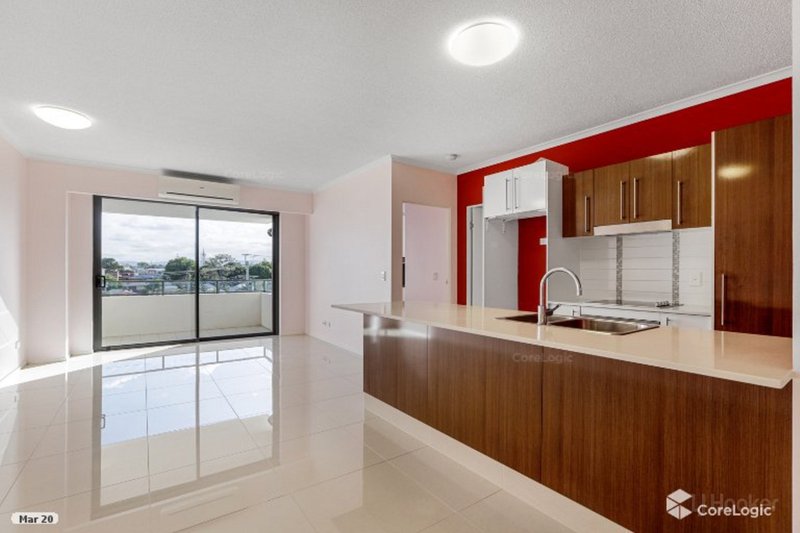 Photo - 18/171 Scarborough Street, Southport QLD 4215 - Image 2