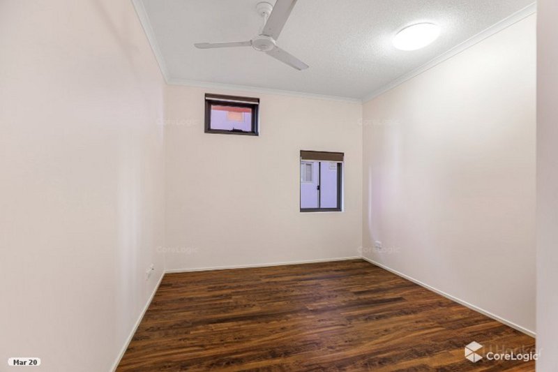 Photo - 18/171 Scarborough Street, Southport QLD 4215 - Image 8