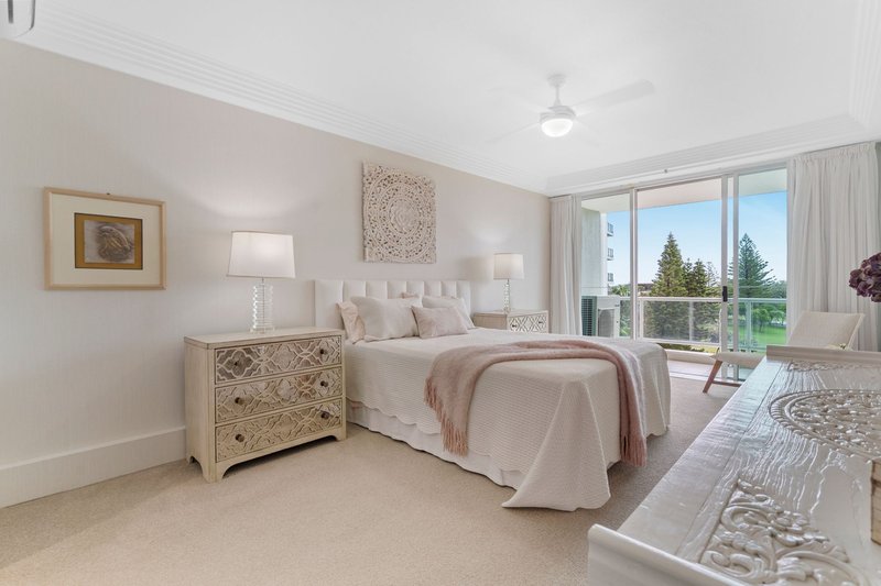 Photo - 18/177 Old Burleigh Road, Broadbeach QLD 4218 - Image 7