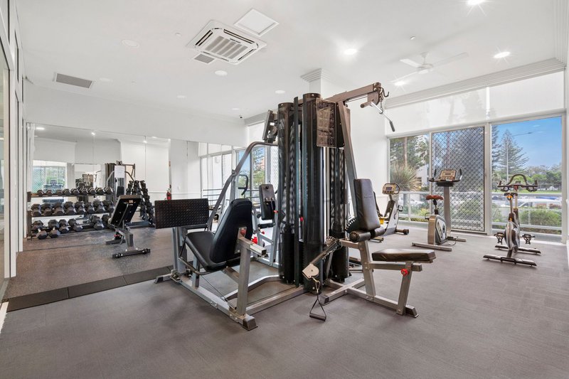 Photo - 18/177 Old Burleigh Road, Broadbeach QLD 4218 - Image 12