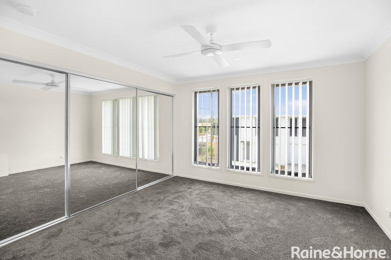 Photo - 18/188 Gainsborough Drive, Pimpama QLD 4209 - Image 7