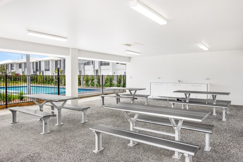 Photo - 18/188 Gainsborough Drive, Pimpama QLD 4209 - Image 12