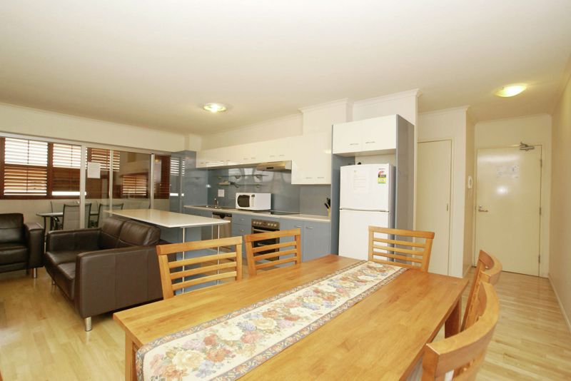 Photo - 18/2 Berwick Street, Fortitude Valley QLD 4006 - Image 2