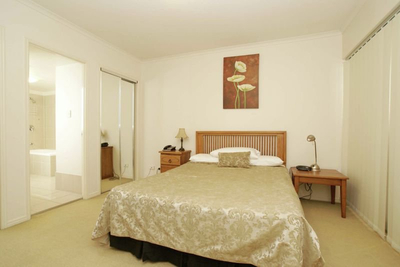 Photo - 18/2 Berwick Street, Fortitude Valley QLD 4006 - Image 7