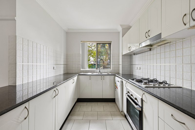 Photo - 18/2 Conie Avenue, Baulkham Hills NSW 2153 - Image 5