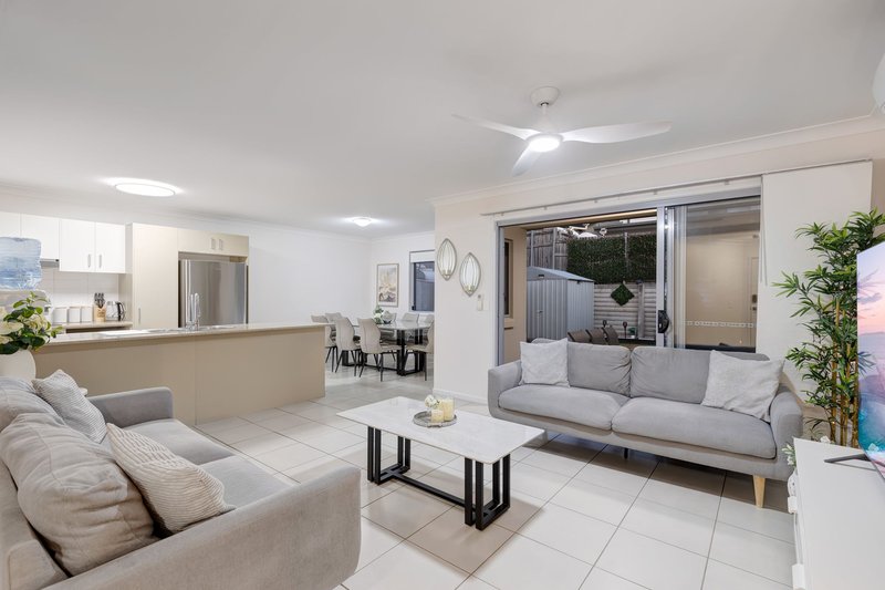 Photo - 18/2 Diamantina Street, Calamvale QLD 4116 - Image 4