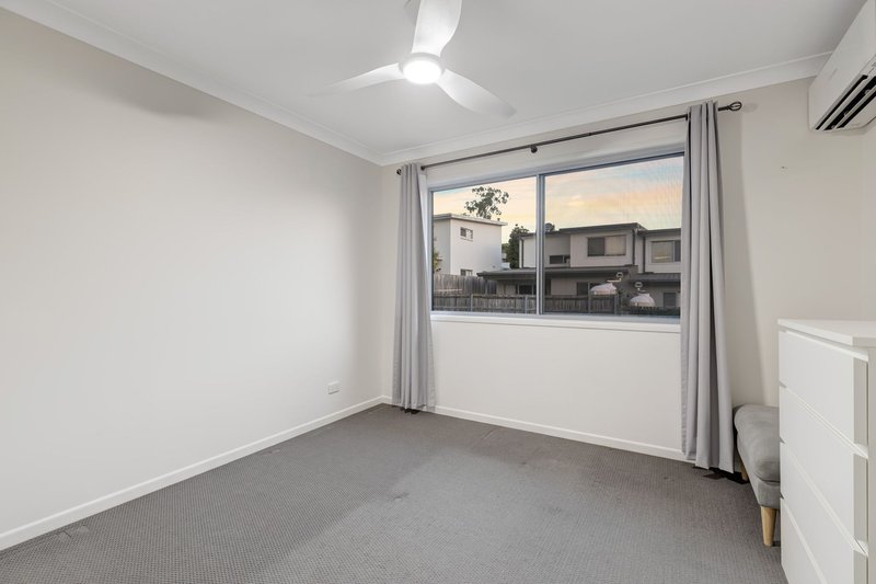 Photo - 18/2 Diamantina Street, Calamvale QLD 4116 - Image 13