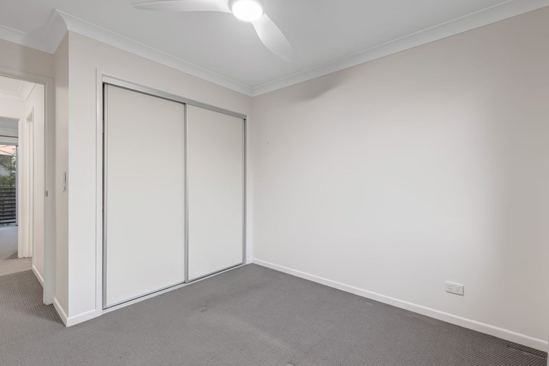 Photo - 18/2 Diamantina Street, Calamvale QLD 4116 - Image 14