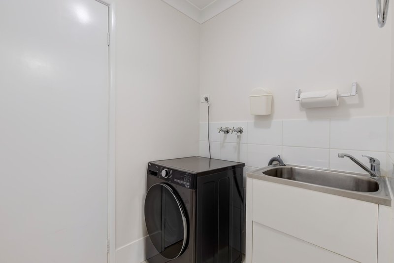 Photo - 18/2 Diamantina Street, Calamvale QLD 4116 - Image 16